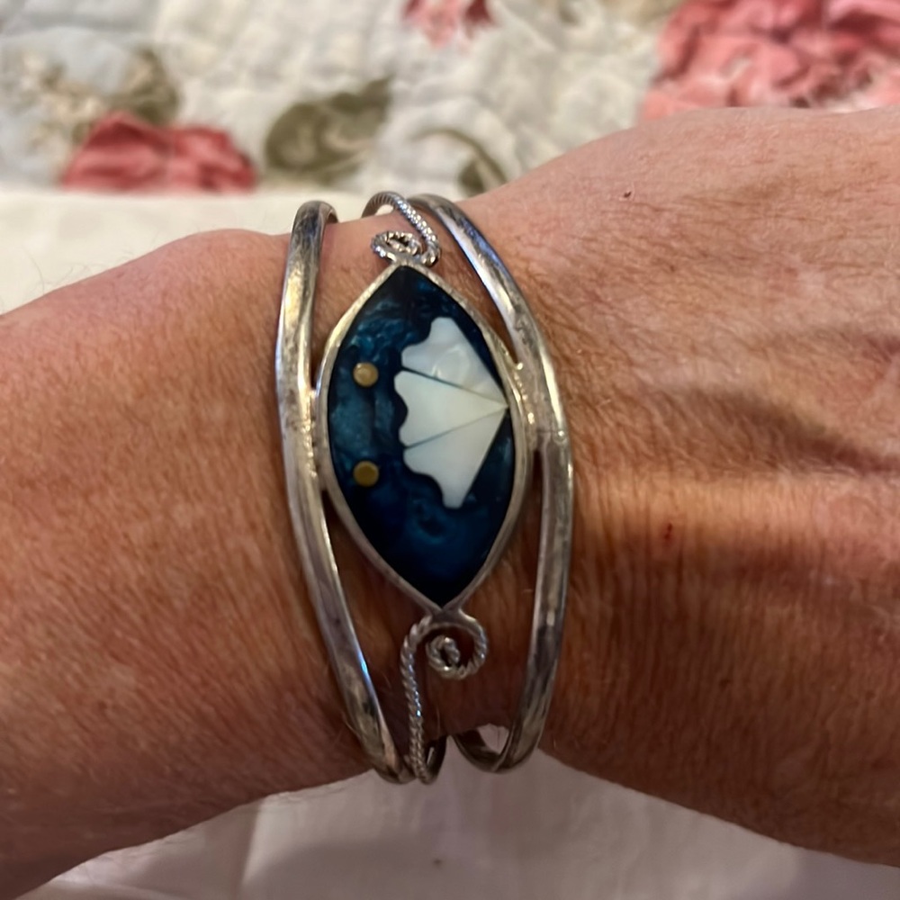 Vintage alpaca silver cuff bracelet with mother of pearl